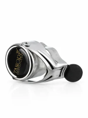 Dop Stopper Tanoré pentru spumant, detaliu al siglei și brațelor metalice